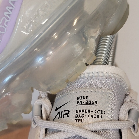 Nike Air VaporMax 2019 Women's Size 7 Shoes Grey Purple Agate BV6483-001 Running - Picture 9 of 11